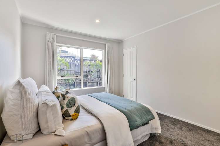 10 Woodfern Crescent Titirangi_17