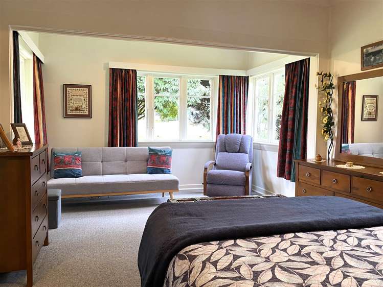 2 Sinnamon Street Reefton_17