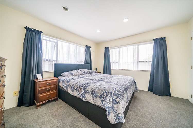 5 California Drive Totara Park_13