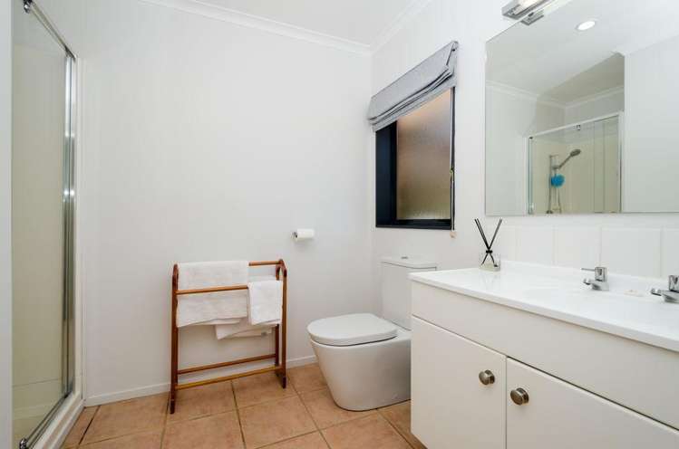 51 Millstream Drive Henderson_12