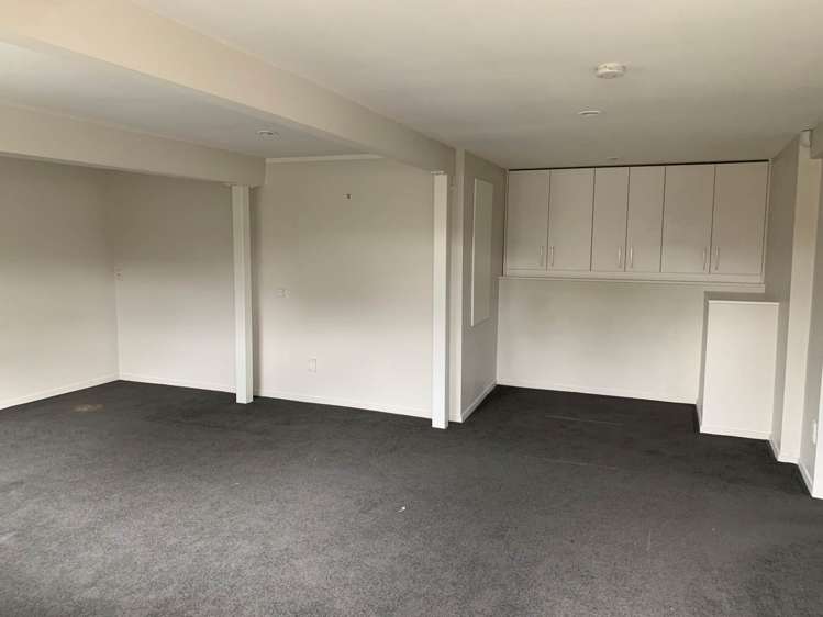 47 Triangle Road Massey_11