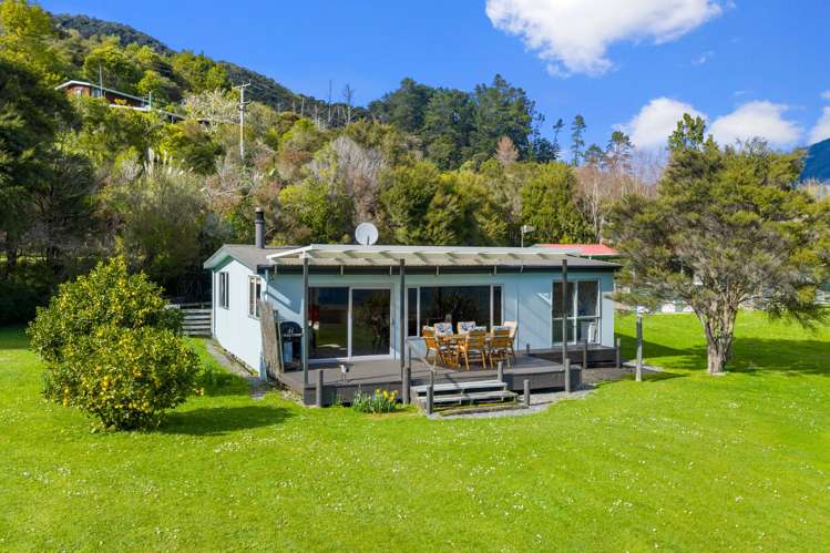 1755 Queen Charlotte Drive Queen Charlotte Sound_24