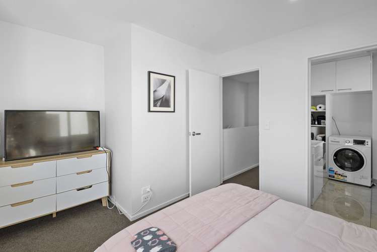 9 Verlamio Lane Edgeware_12