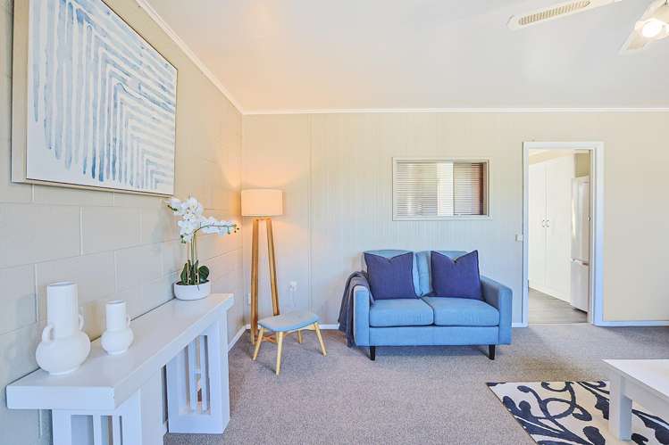 2/65 Middle Road Havelock North_7