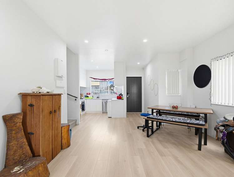 3B Putiputi Way Papakura_9