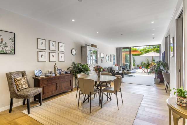 Exceedingly Spacious + Exclusive Courtyard