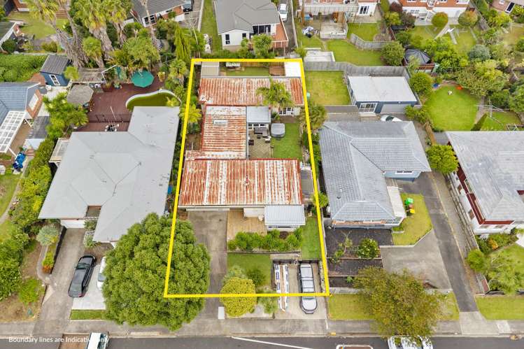 21 Lawrence Cresent Hill Park_17