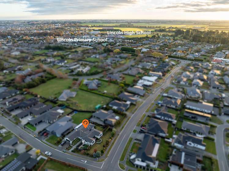 20 Sunline Avenue Lincoln_32