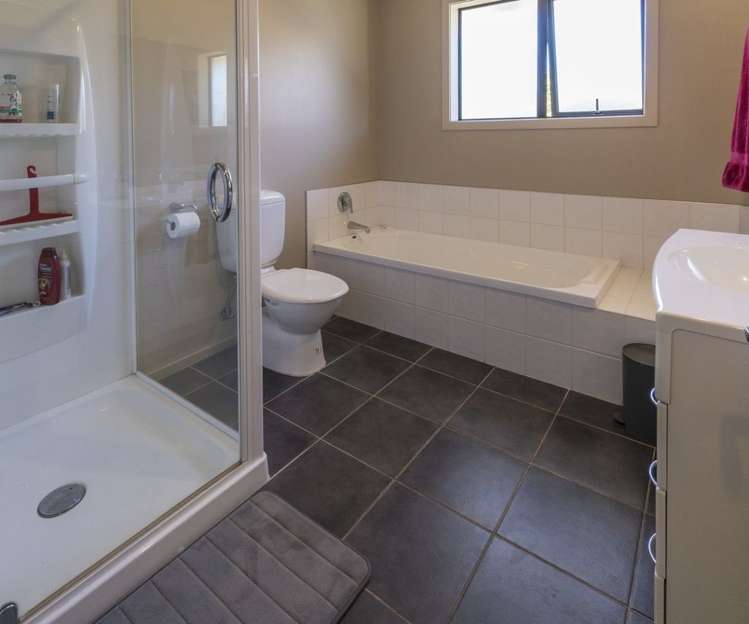 10 Hunt Place Albert Town_12