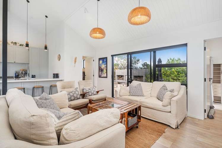 119 Sands Crescent Matarangi_8