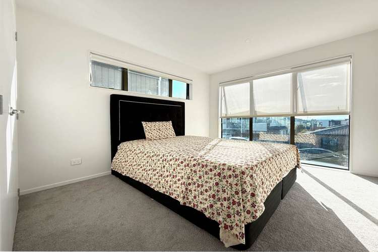 2 Christella Street Flat Bush_12