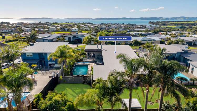 8 Intrepid Crescent Beachlands_48