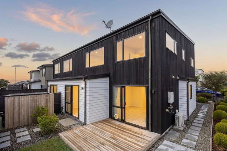 8 Alexander French Close Silverdale_23