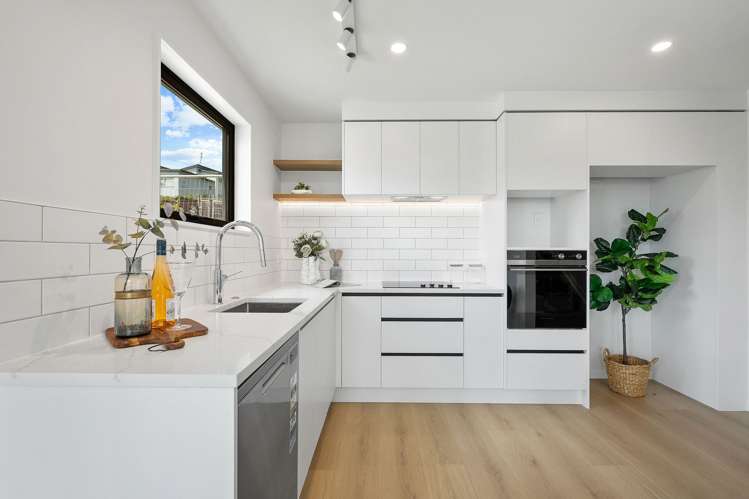 1/1090 Beach Road Torbay_4