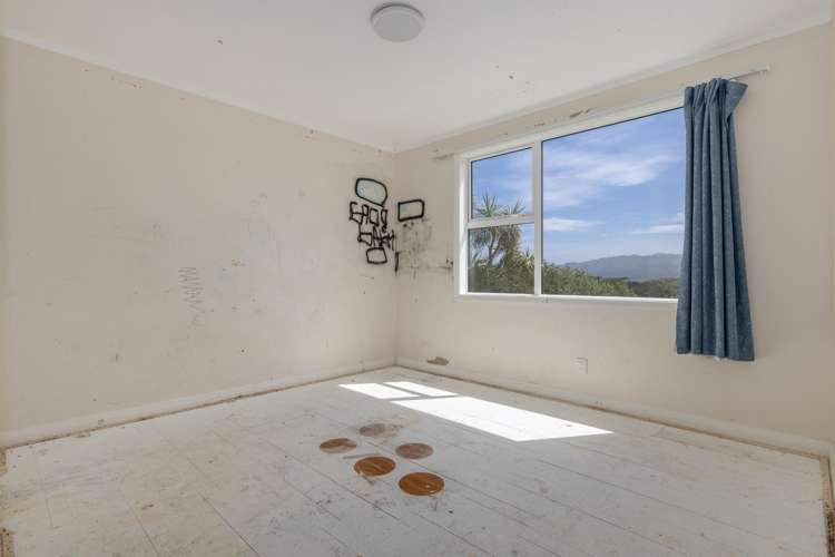 8 Penguin Grove Waitangirua_7