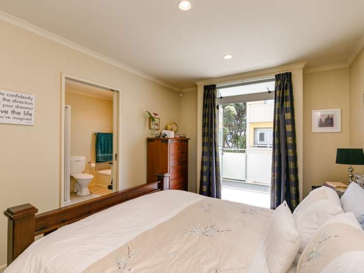 49/305 Evans Bay Parade Hataitai_9