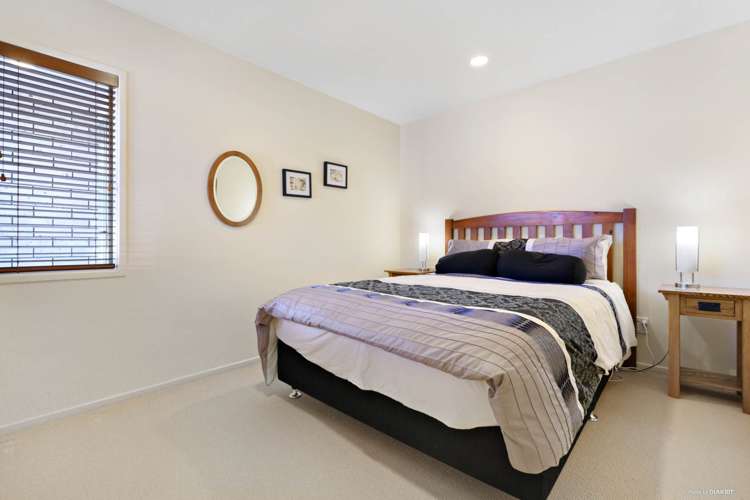 82 Lothian Brae Wattle Downs_11