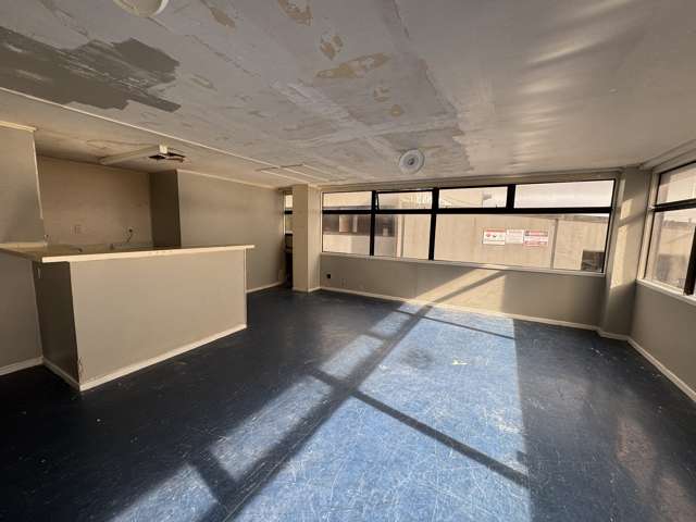 Office/121 Eastern Hutt Road Taita_3