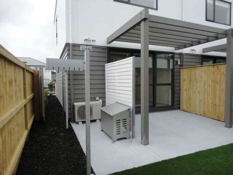 23 Pencaitland Drive Flat Bush_1
