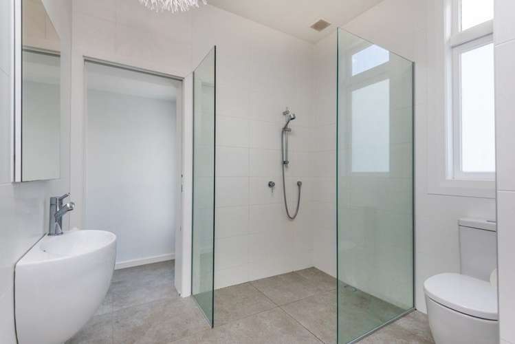 2 Arawa Avenue Devonport_11