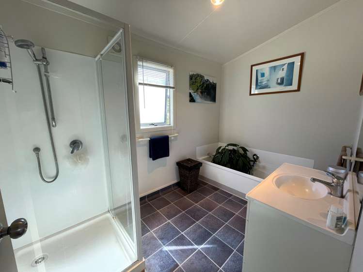 114 White Road Broadlands_13