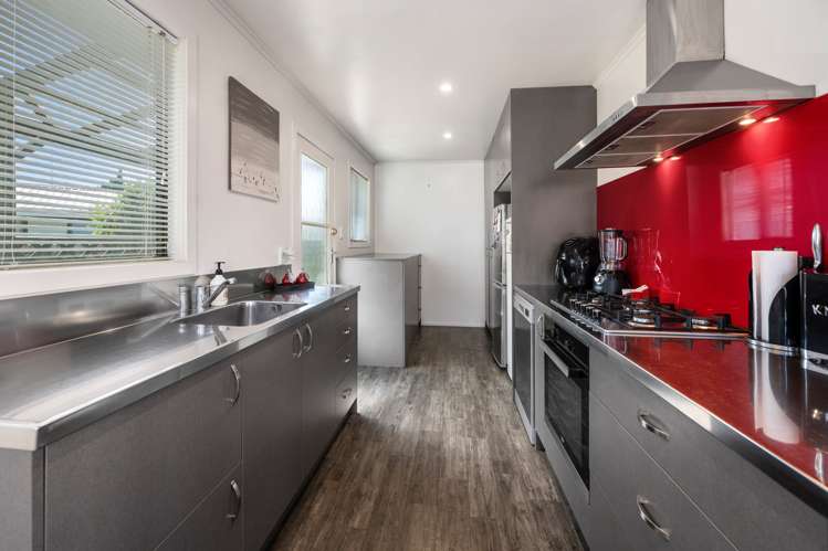 113 Clayton Road Mangakakahi_6