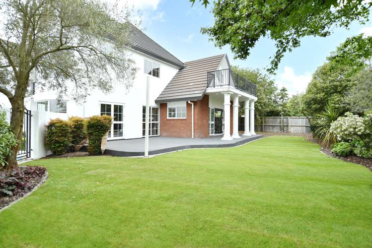 18 Travis Country Drive Burwood_17