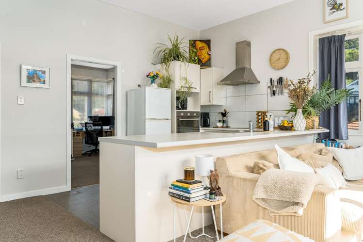 38 Rua Street Lyall Bay_17