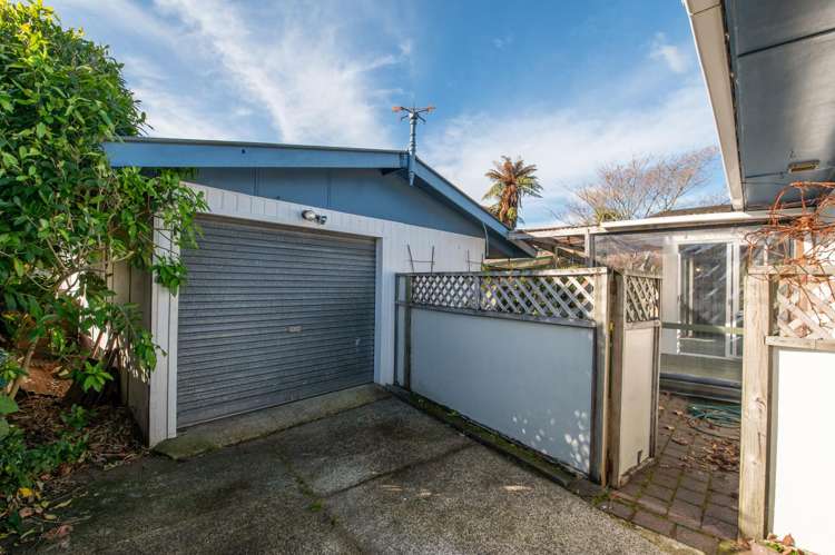 14 Darroch Street Fairy Springs_15