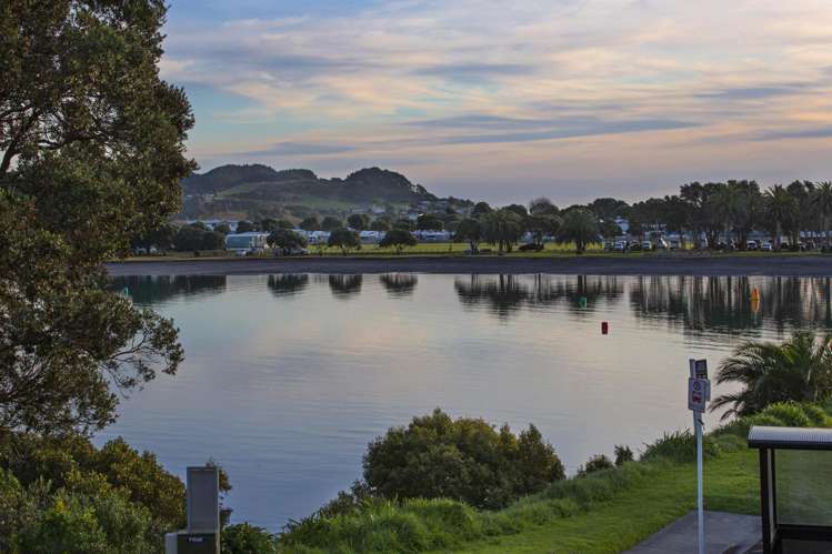 4/2 Stewart Street Raglan_23