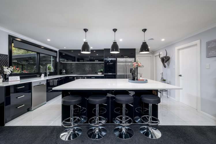 13 Lower Hook Road_1