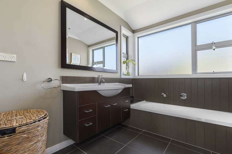 22 Andrew Place Otumoetai_18