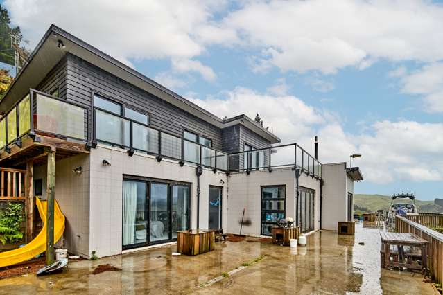 751 Makara Road Makara_2