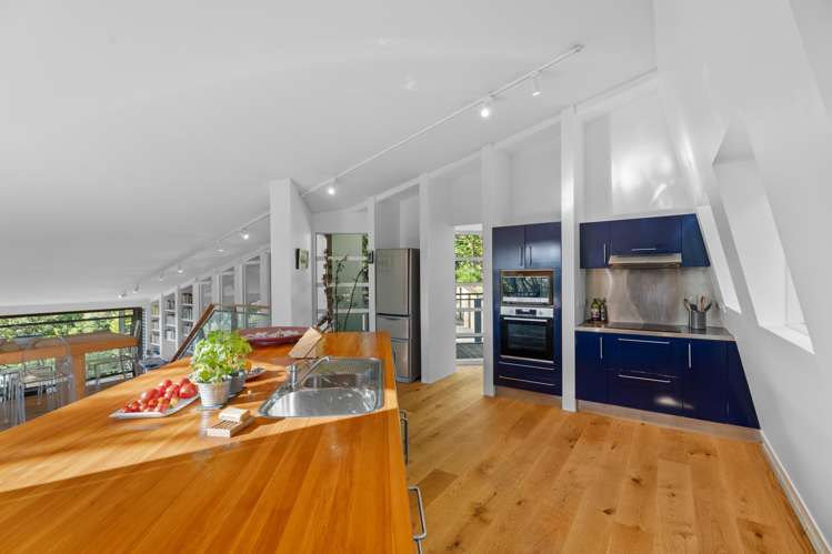 61 Victoria Road South Onetangi_15