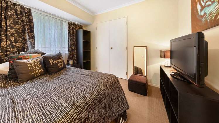 1 Lizzie Lane Clover Park_5