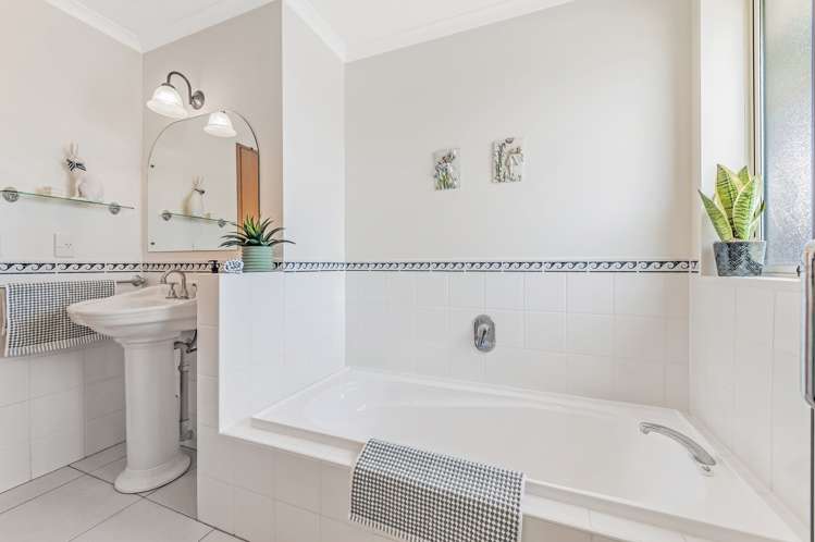 21 Churchlea Place Darfield_24