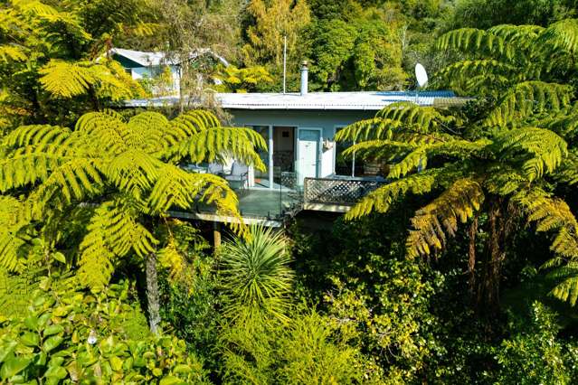 683 Queen Charlotte Drive Havelock_1