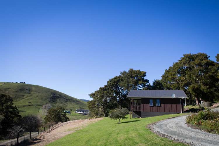 54 Puriri Glade Maungaturoto_17