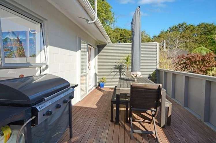 1/3 Mahuta Grove Northcote_5