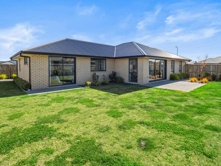 23 Strowan Avenue Elgin_22