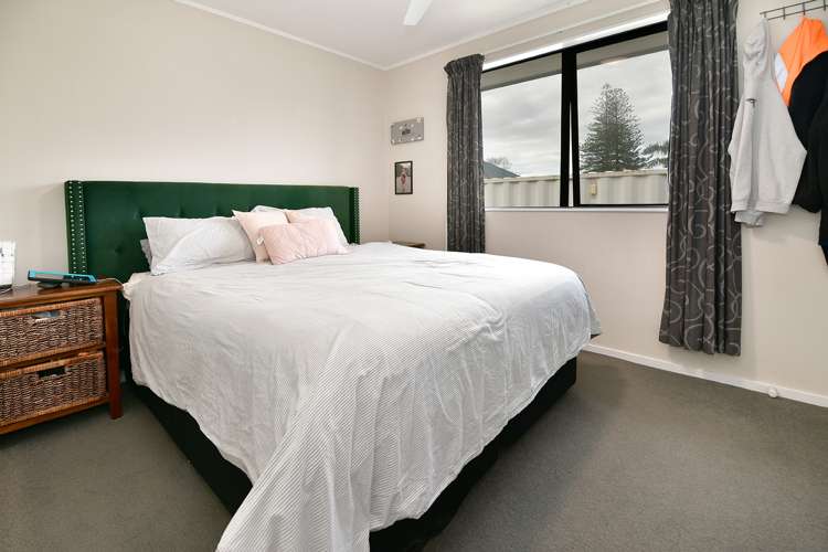 15 Springs Road Parakai_12