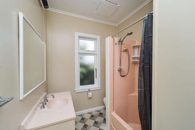 22 Westmere Place Takaro_9