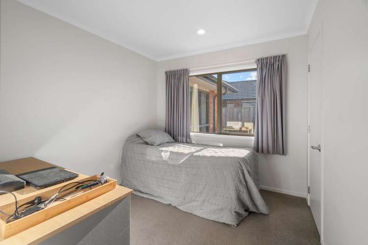 39 Faringdon Boulevard Rolleston_15