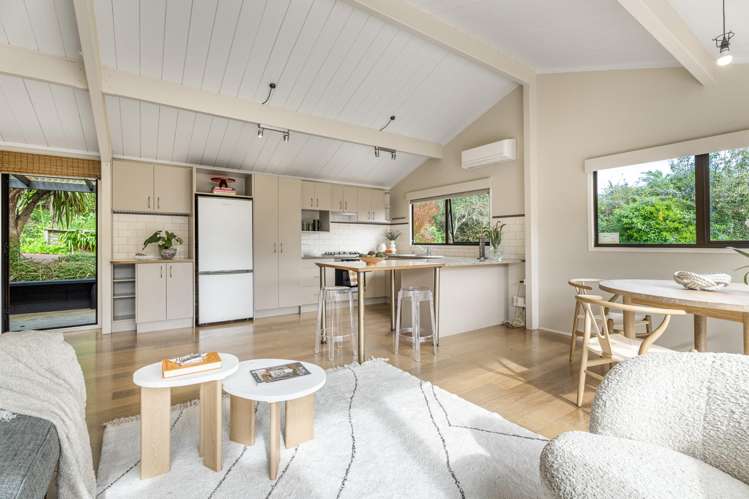 37b Ocean Road Surfdale_10