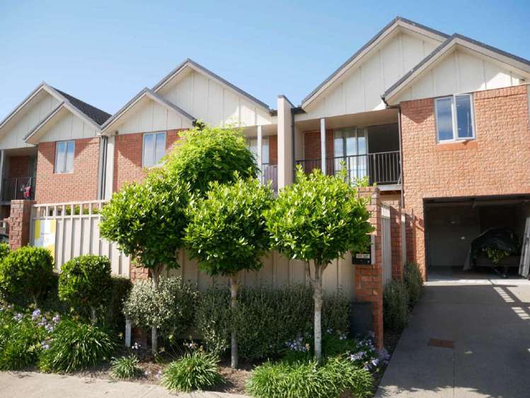 18 Henley Green Northwood_18