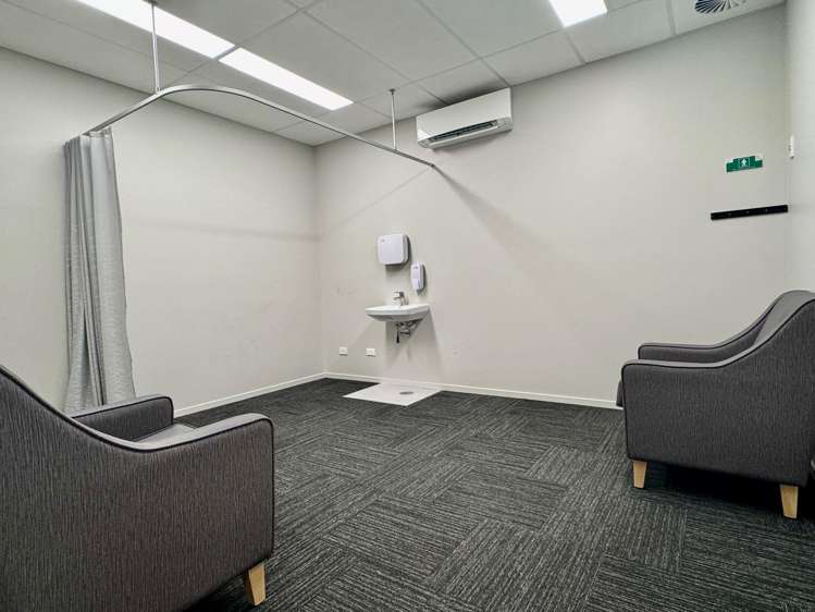 Tenancy 3/18 Karewa Place Te Rapa_1