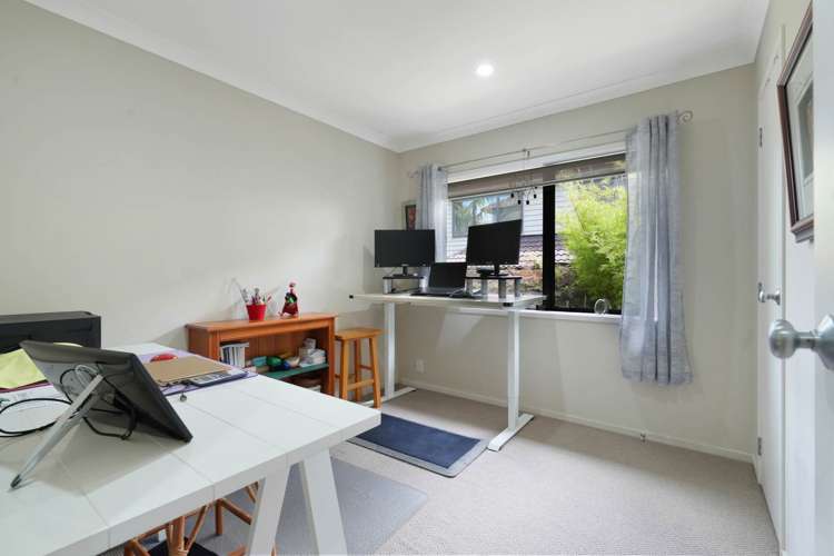 214 Kyle Road Greenhithe_11