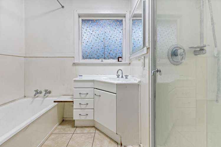 41 Royal Road Massey_13