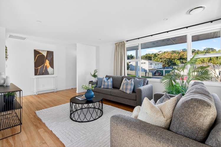 217 Dowse Drive Maungaraki_6
