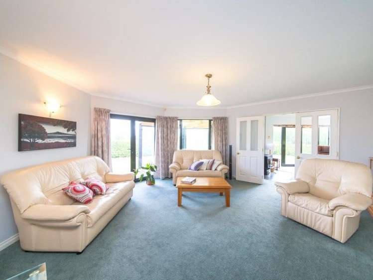 99 Spur Road West Feilding_8